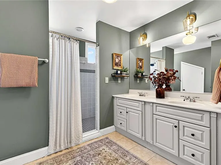 217 Westminster Dr NE — Photo 44