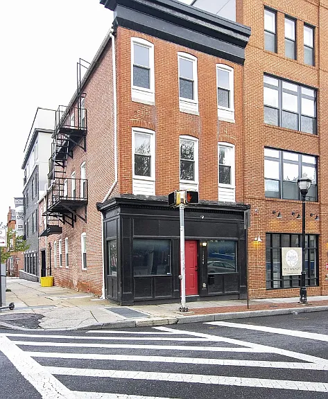 1246 Light St #B — Photo 2