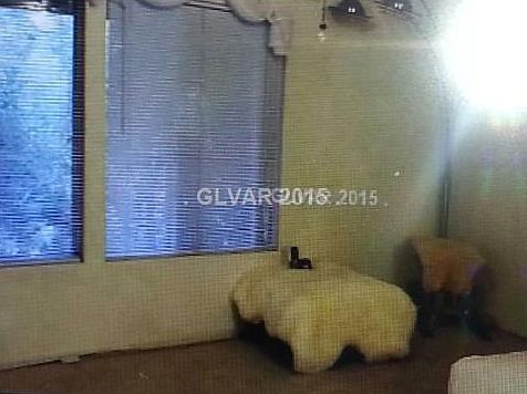 3rd image of 5921 Bromley Ave