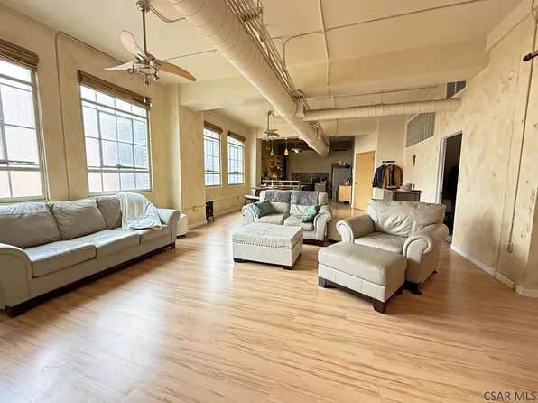 137 Clinton St APT 3B, Johnstown, PA 15901