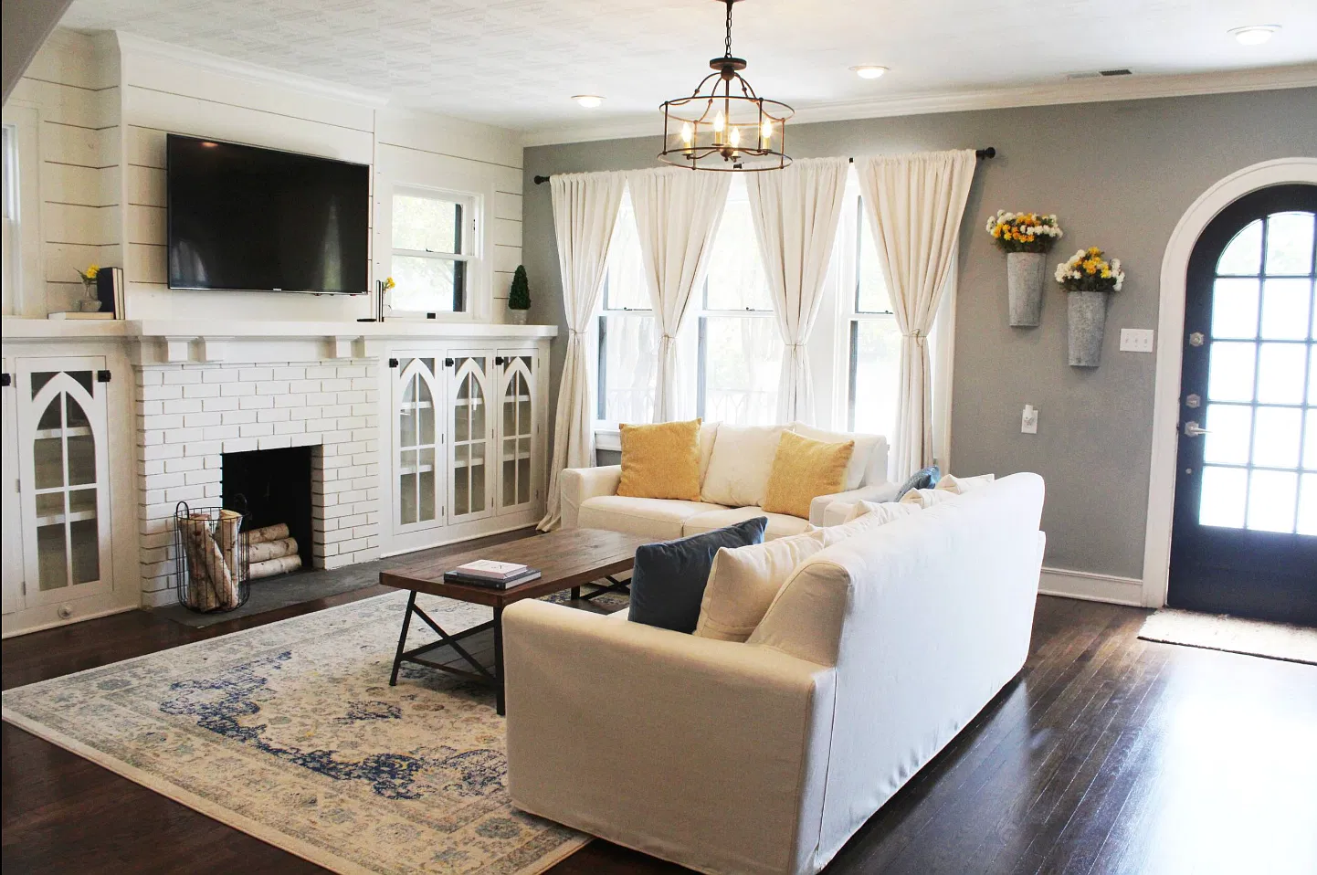 3 bed, 2079 sqft, $3,300 — Photo 3