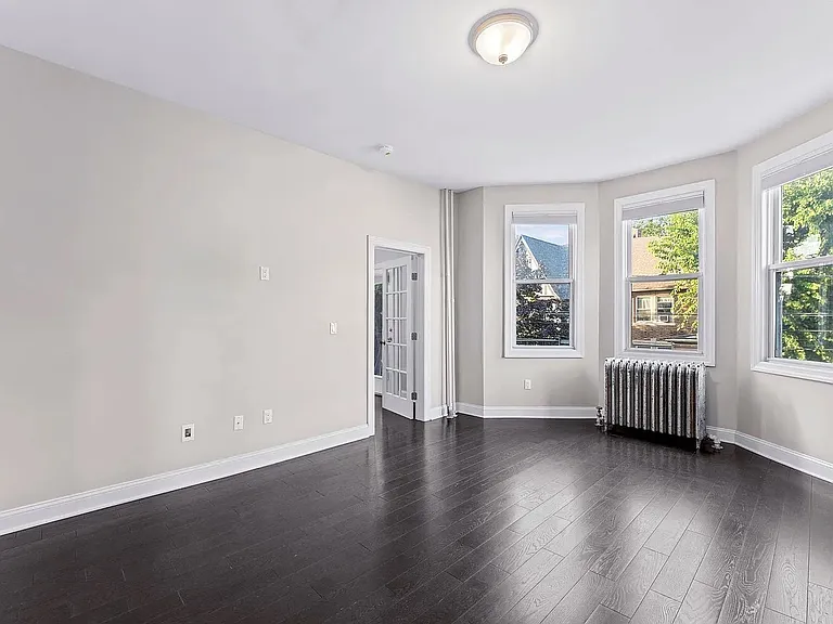 Liberty Pl — Photo 3