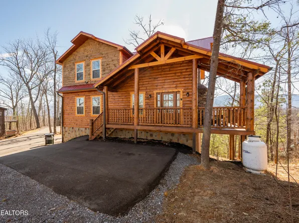 2152 E View Dr, Sevierville, TN 37876