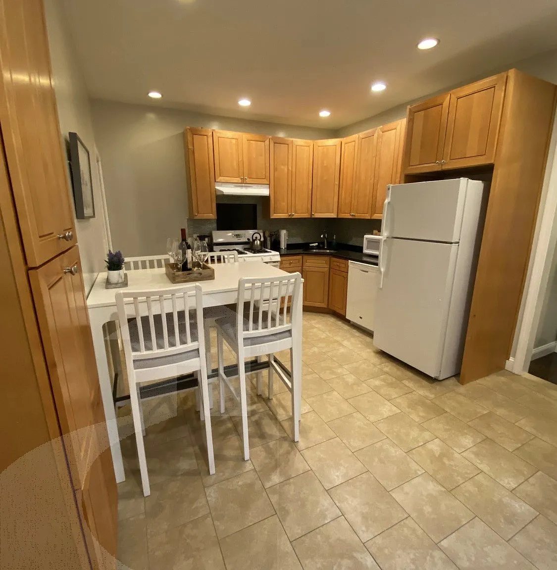 2 bed, 900 sqft, $2,800 — Photo 1