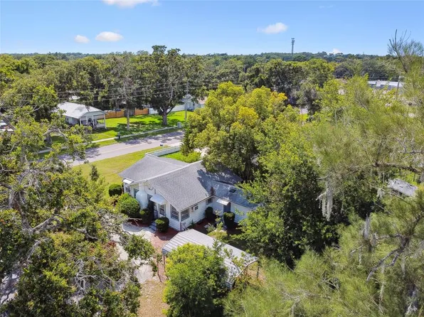 5906 12th St, Zephyrhills, FL 33542