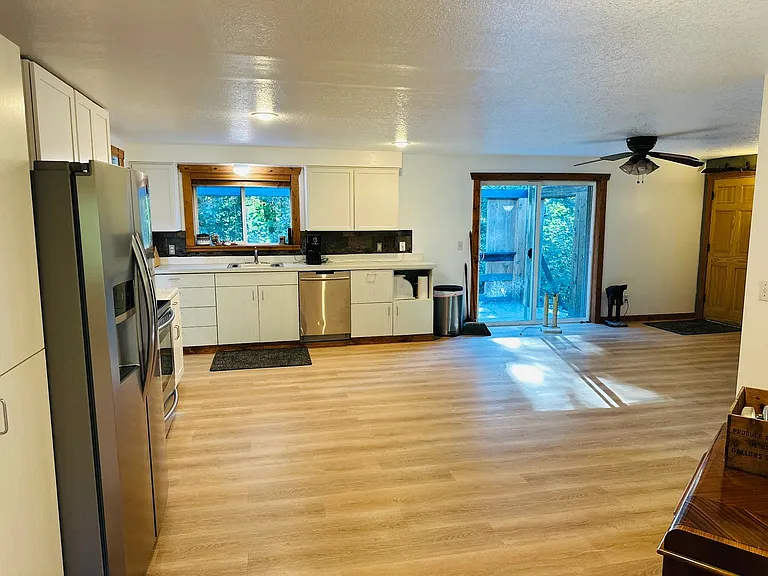 128 Bunting Dr — Photo 8
