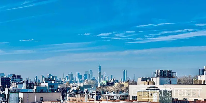 Rented by Real Street Inc | media 15