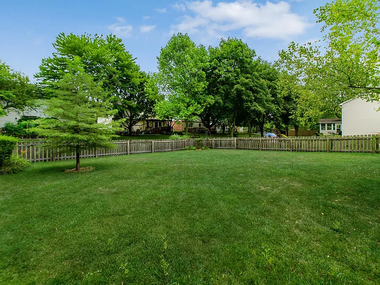 2104 Scottingham Dr — Photo 19