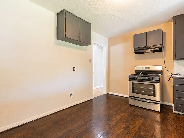 422 Sandalwood Ln — Photo 11