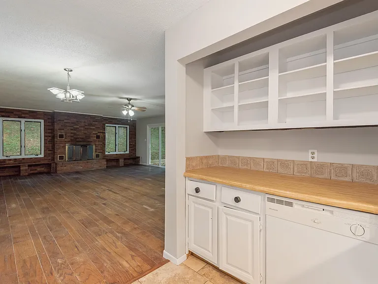 7201 Dogwood Dr — Photo 9