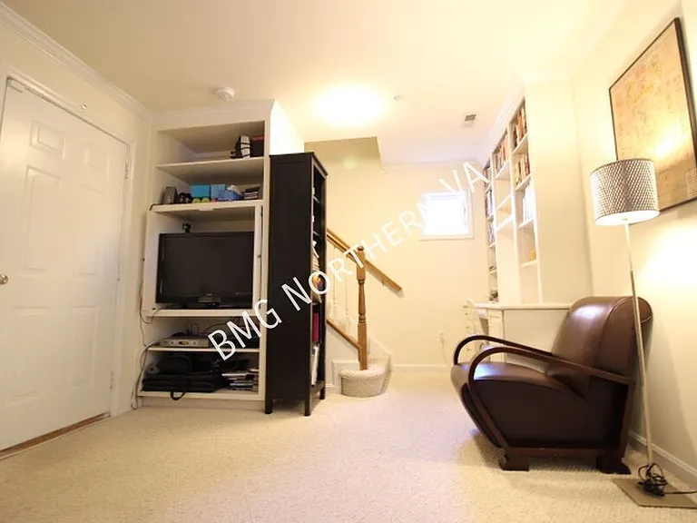 2304 N Greenbrier Ct #206 — Photo 24