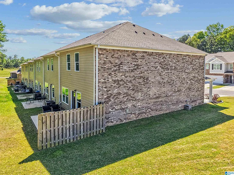 501 Polo Way — Photo 4