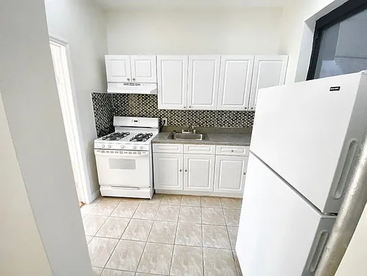 Rented by Ledvech Group | media 6