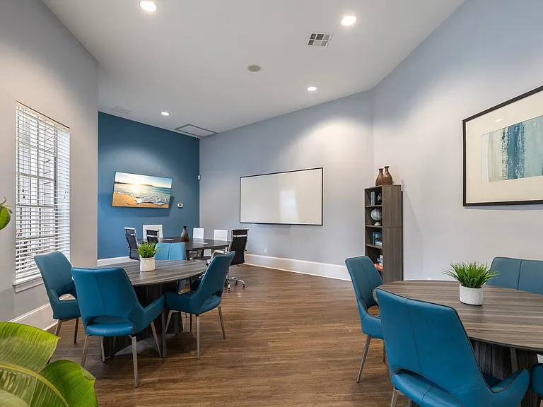 Jackson Square Apartments — Photo 4