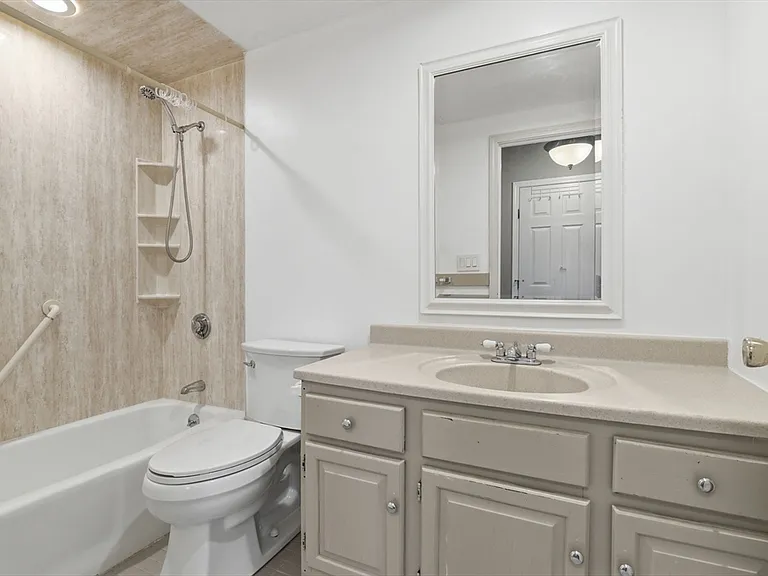 21 Linden St #212 — Photo 28