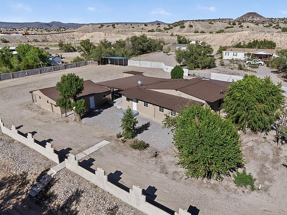 2nd image of 8 Los Sandovales