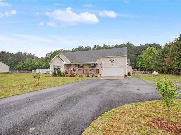 34295 Unity Rd, Zuni, VA 23898
