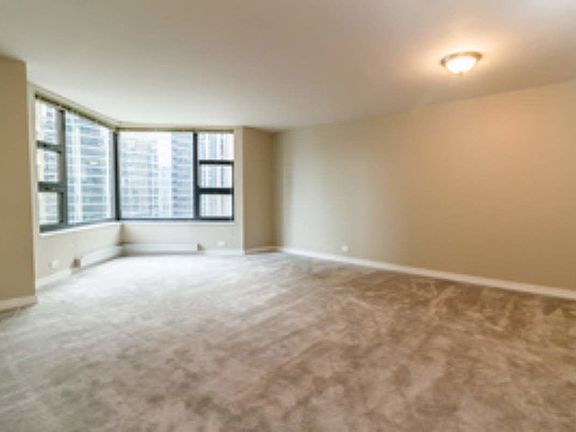 5th image of 401 E Ontario St APT 4004