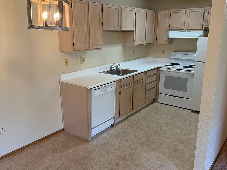 4319 Railroad Ave #8 — Photo 3