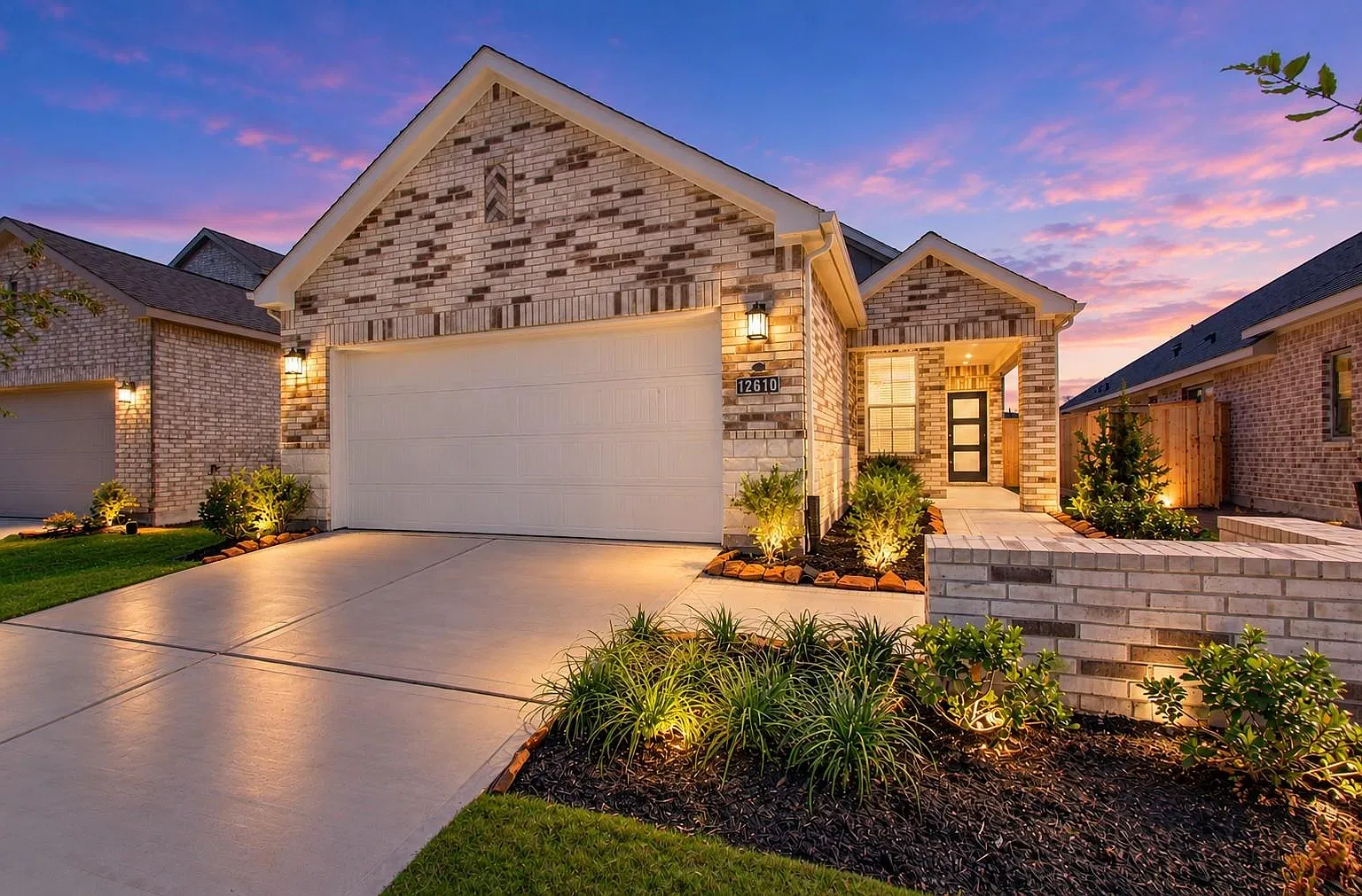 4 bed, 2.0 bath, 1582 sqft, $2,499 — Photo 2