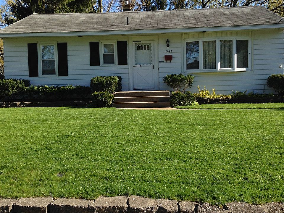 1st image of 1966 Melvin St SW
