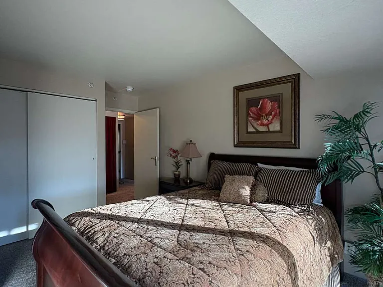 417 E Kiowa St #602 — Photo 9