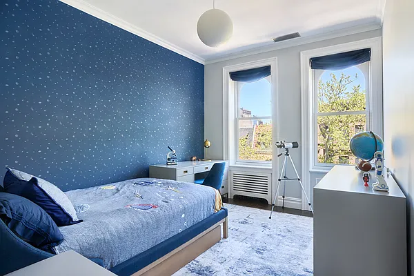 Sold by Compass | media 17
