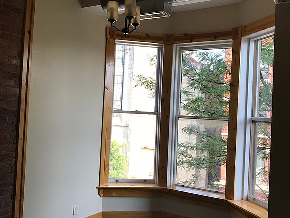 2nd image of 817 Race St #5
