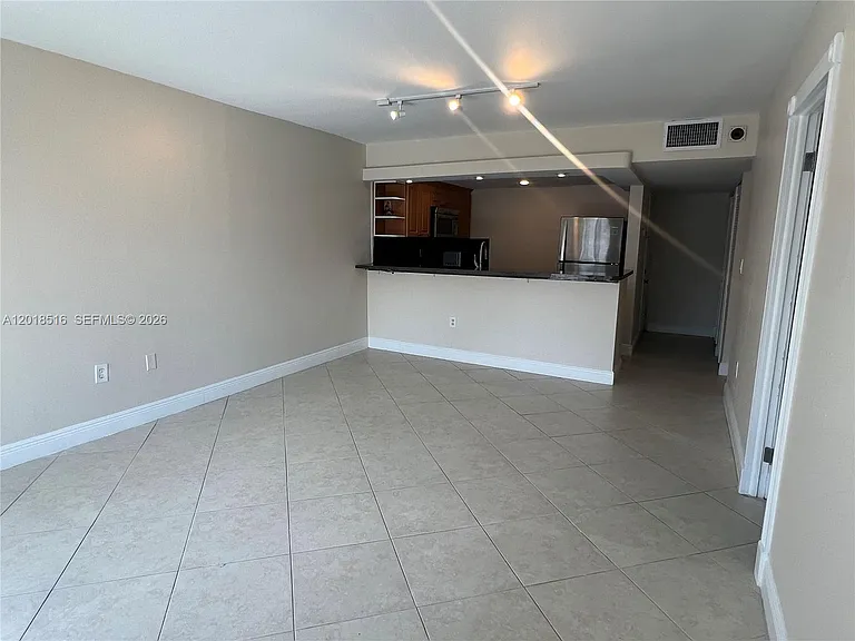 345 Ocean Dr #305 — Photo 4