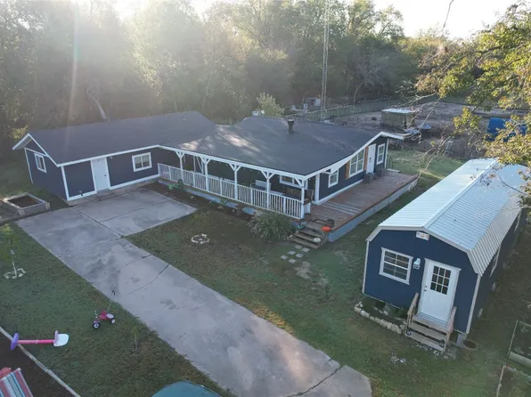 235 County Road 1007, Wolfe City, TX 75496