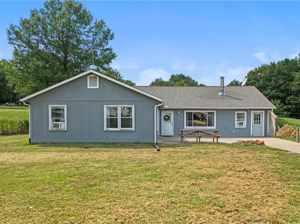 29901 Lookout Rd, Paola, KS 66071