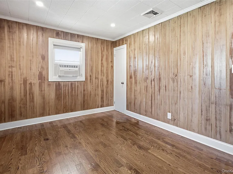 1641 Falmouth Ave — Photo 21