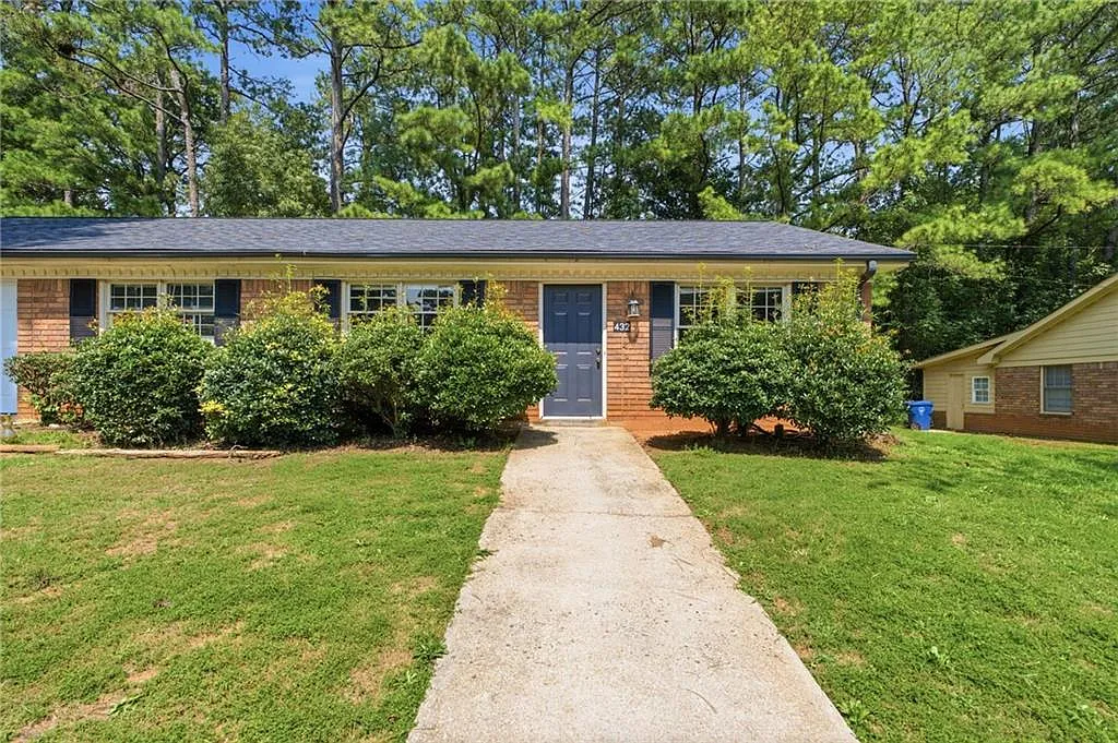 2 bed, 1.0 bath, 870 sqft, $1,450 — Photo 1