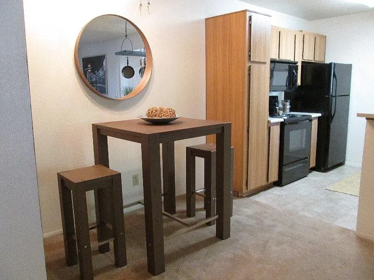 Rancho Sierra Apartments — Photo 10