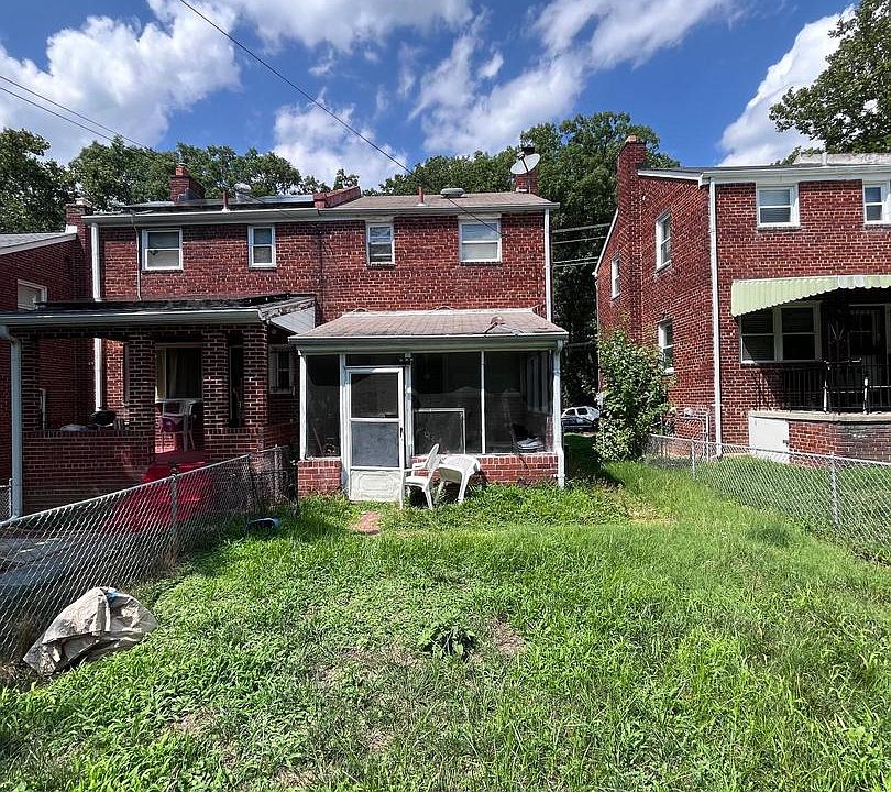 2nd image of 4415 C St SE