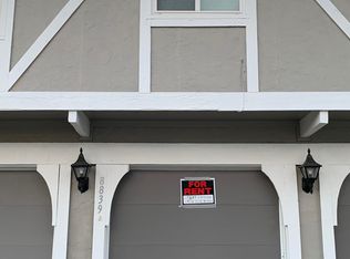 8839 Carriage Dr, Lenexa, KS 66215