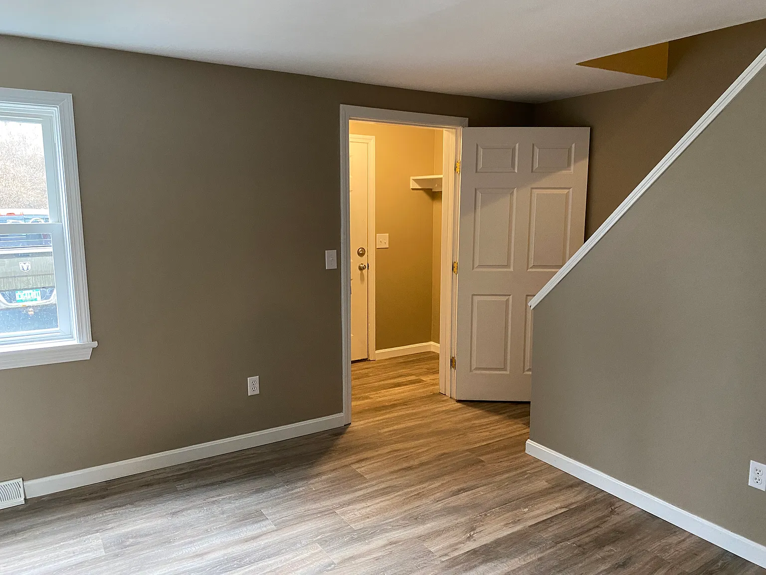 3 bed, 1100 sqft, $2,000 — Photo 4