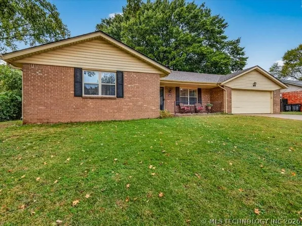 1869 Putnam Dr, Bartlesville, OK 74006