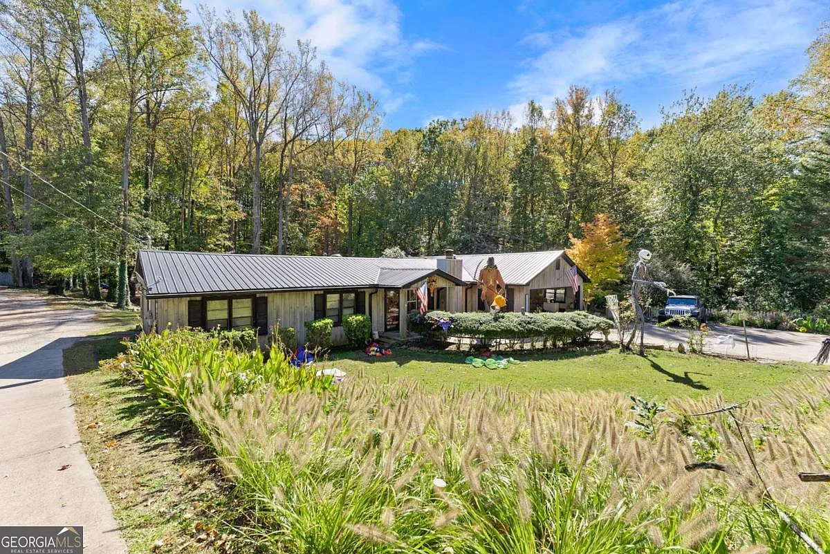 221 Shallowford Dr photo 1
