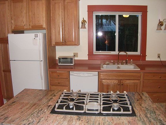 Gas range & granite island