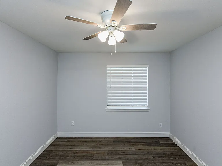 2501 Windy Pine Ln — Photo 17