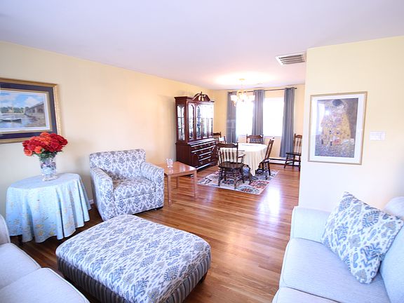 Living Room/Dining Room Combo for Entertaining