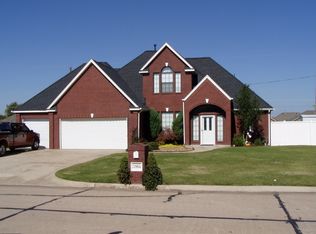 3904 Oakbrook Dr, Del City, OK 73115