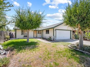 150 8th St, Orange Cove, CA 93646
