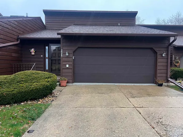 2928 Acorn Dr, Freeport, IL 61032