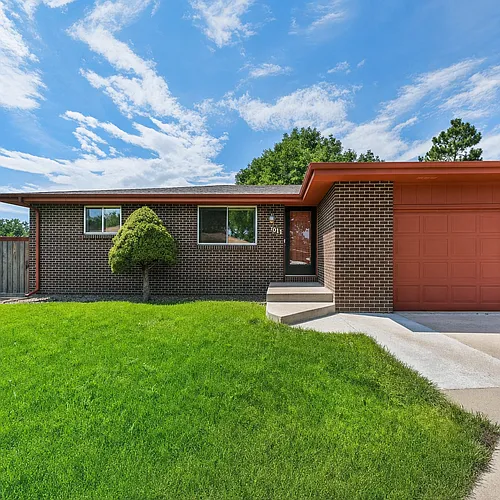 1011-1013 Emerson Pl #1011 Photo 1