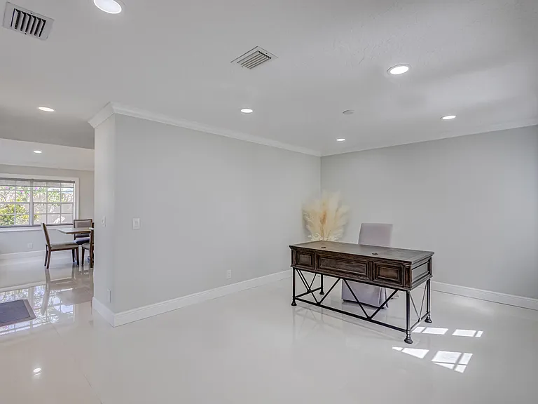 17 Selby Ln — Photo 17