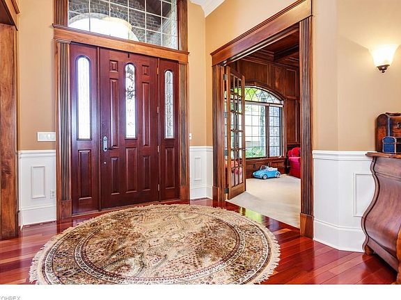 2nd image of 3048 White Tail Cir