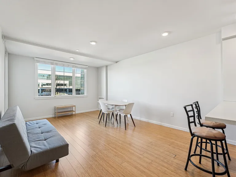 Addison Arts Apartments — Photo 142