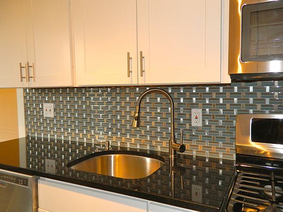 3rd image of 60 Broad St W APT 1B